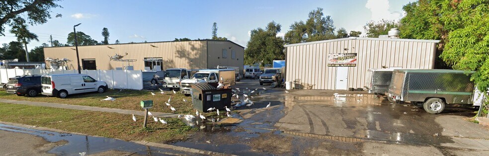 More Photos Of 2273-2275 Cranford Ave, Fort Myers Warehouse For Sale