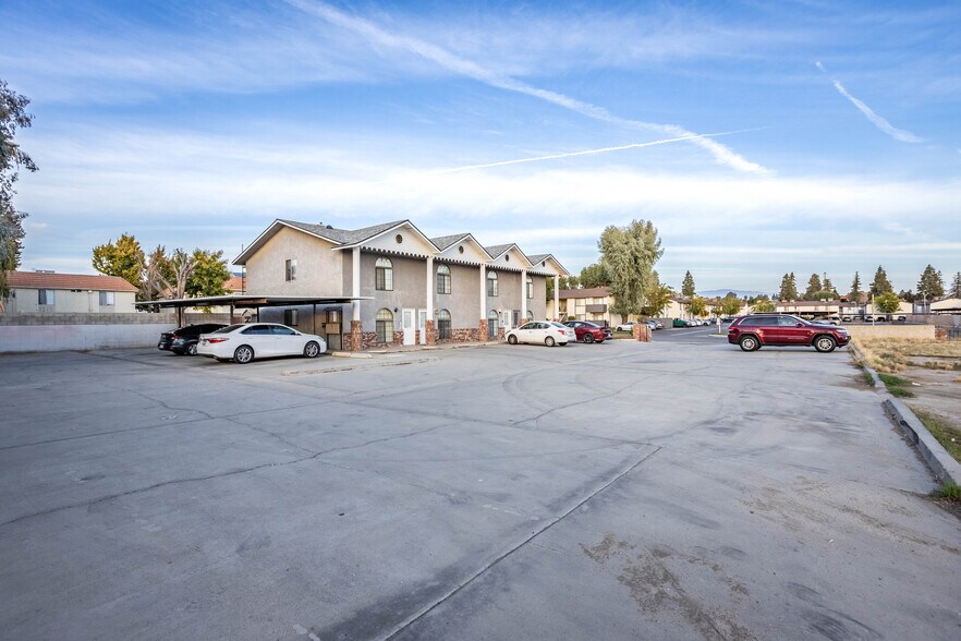 More Photos Of 4023 O St, Bakersfield Apartments For Sale