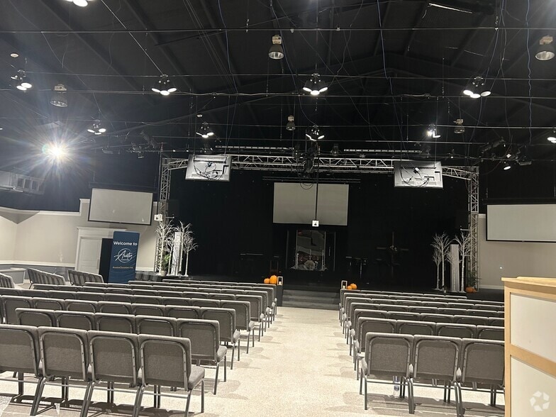 More Photos Of 15501 Ranch Road 620 N, Austin Flex For Lease