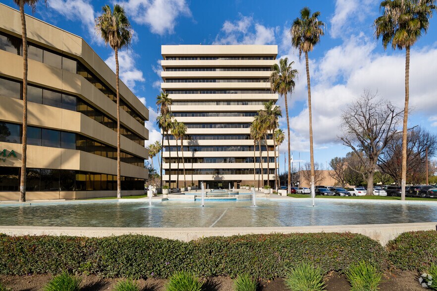 More Photos Of 5060 California Ave, Bakersfield Medical For Lease