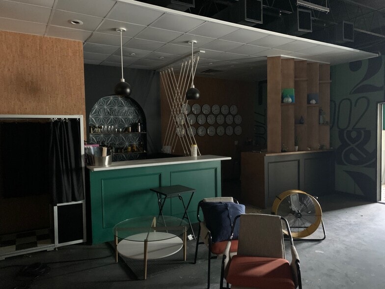 More Photos Of 2401 Main St, Houston General Retail For Sale