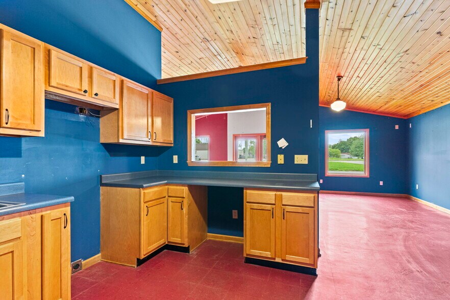 More Photos Of 307 N Armstrong St, Crothersville General Retail For Sale