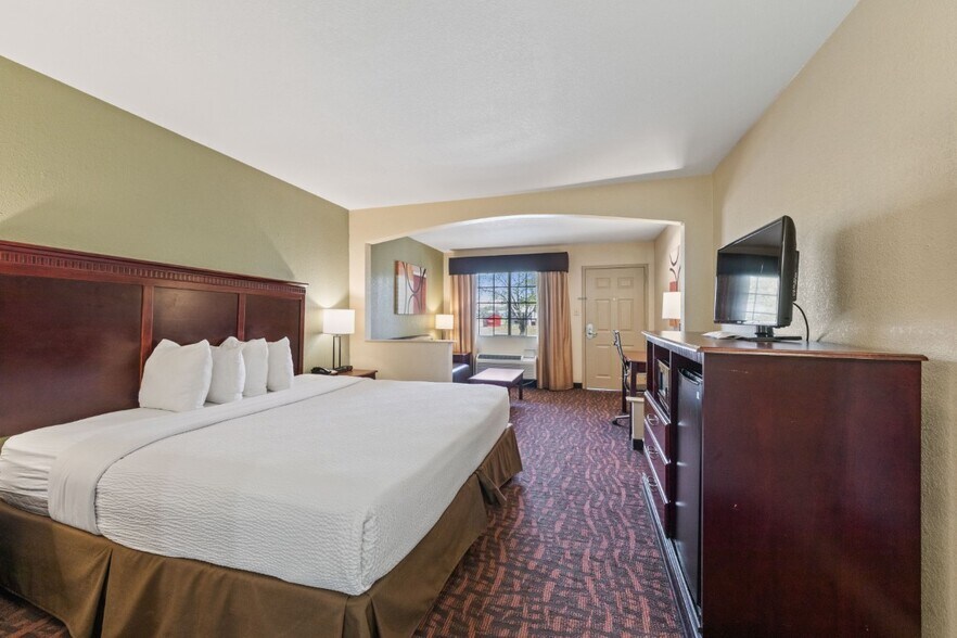 More Photos Of 1531 W Laurel Ave, Eunice Hotel For Sale