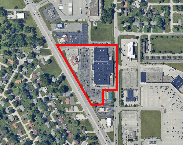 More Photos Of 7565 US Highway 31 S, Indianapolis Storefront For Lease