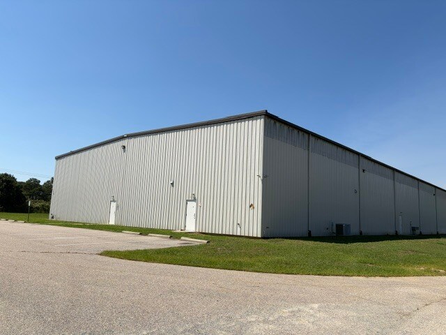 More Photos Of 101 Emmett Rd, Dunn Warehouse For Lease