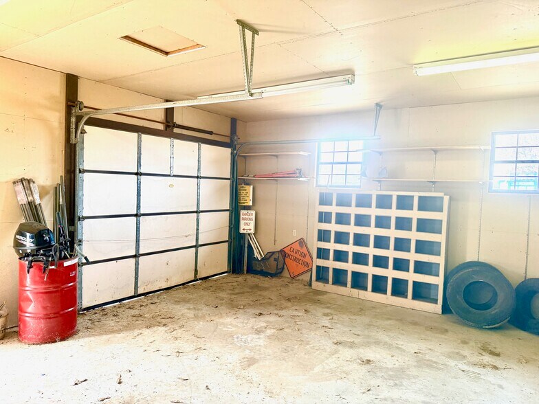 More Photos Of 806 Progress dr, Farmington Industrial For Lease