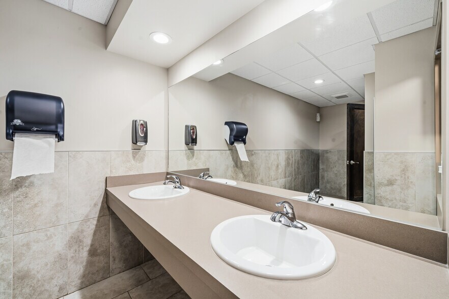 More Photos Of 238 N Westmonte Dr, Altamonte Springs Office For Lease