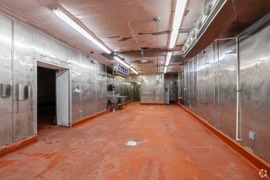 More Photos Of 4260 Old River Rd, Schiller Park Food Processing For Lease