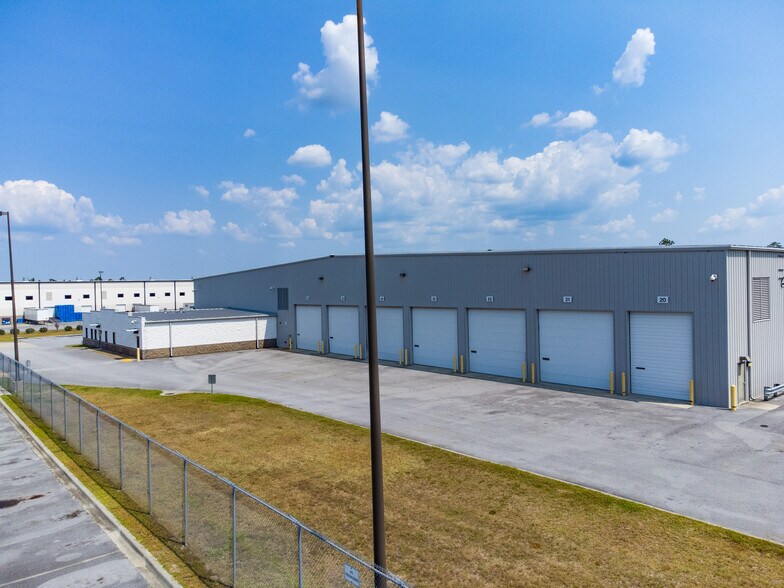 More Photos Of 7801 Commerce Blvd, Panama City Distribution For Lease