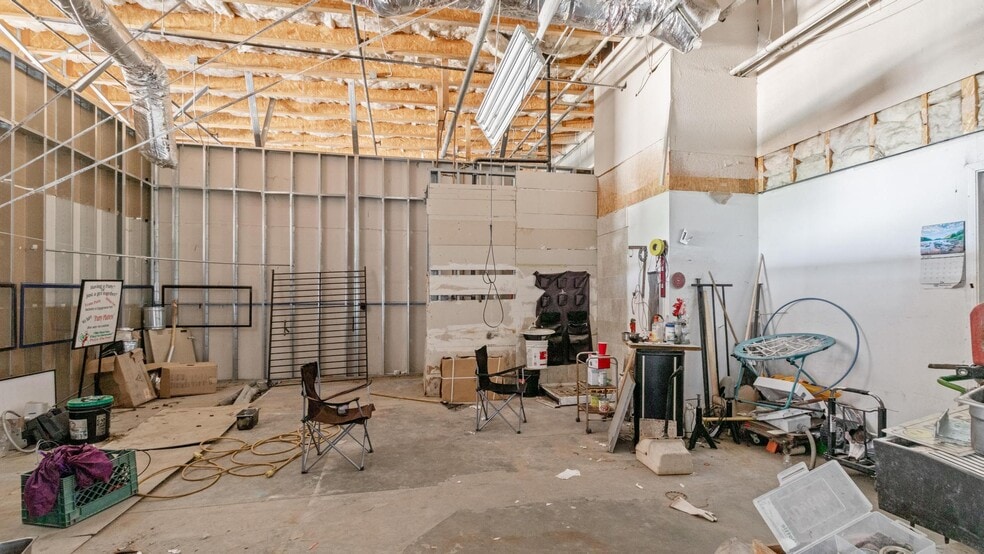 More Photos Of 2621 S Chestnut Ave, Fresno Freestanding For Sale