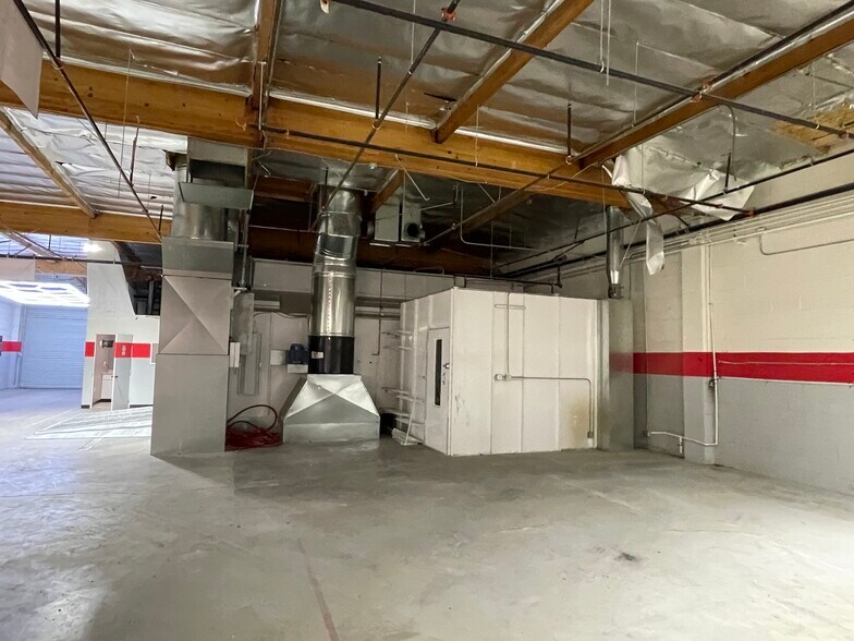 More Photos Of 21410 Parthenia St, Canoga Park Unknown For Lease