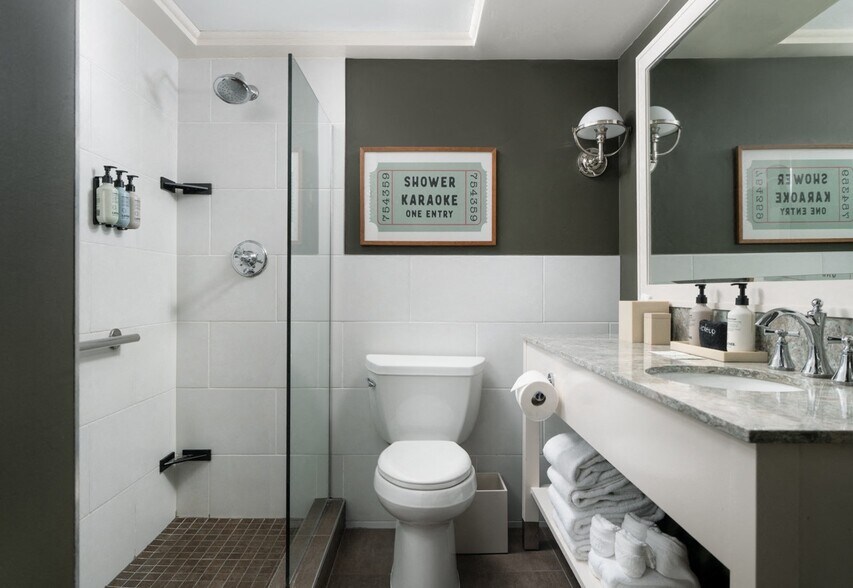 More Photos Of 527-537 State St, Santa Barbara Hotel For Lease