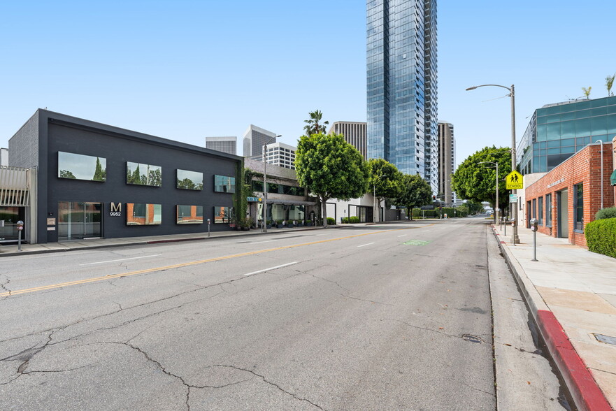 More Photos Of 9952 Santa Monica Blvd, Beverly Hills Office For Lease