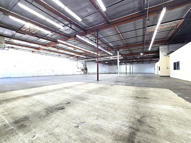 More Photos Of 3500 S San Pedro St, Los Angeles Warehouse For Lease