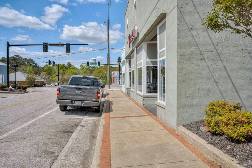 More Photos Of 111 Main Street, Lincolnton Flex For Sale