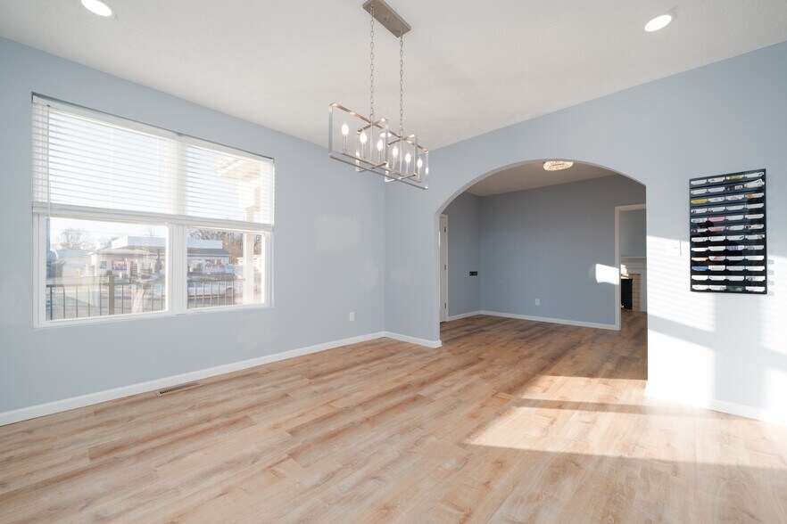 More Photos Of 2219 Frederica St, Owensboro Office For Sale