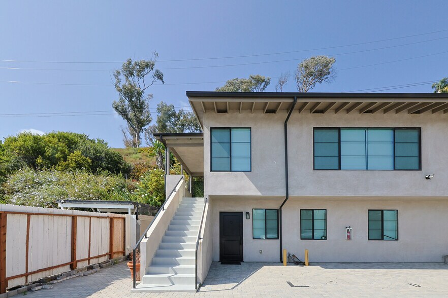 More Photos Of 22227 Pacific Coast Hwy, Malibu Apartments For Sale