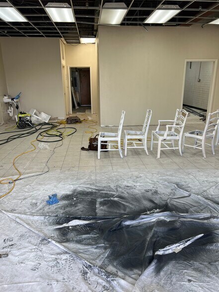 More Photos Of 15209 Frederick Rd, Rockville Storefront Retail Office For Lease