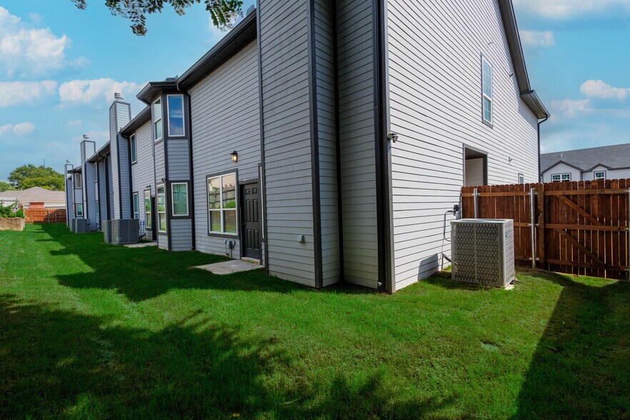 More Photos Of 3202 Wexford Dr, Garland Multifamily For Sale