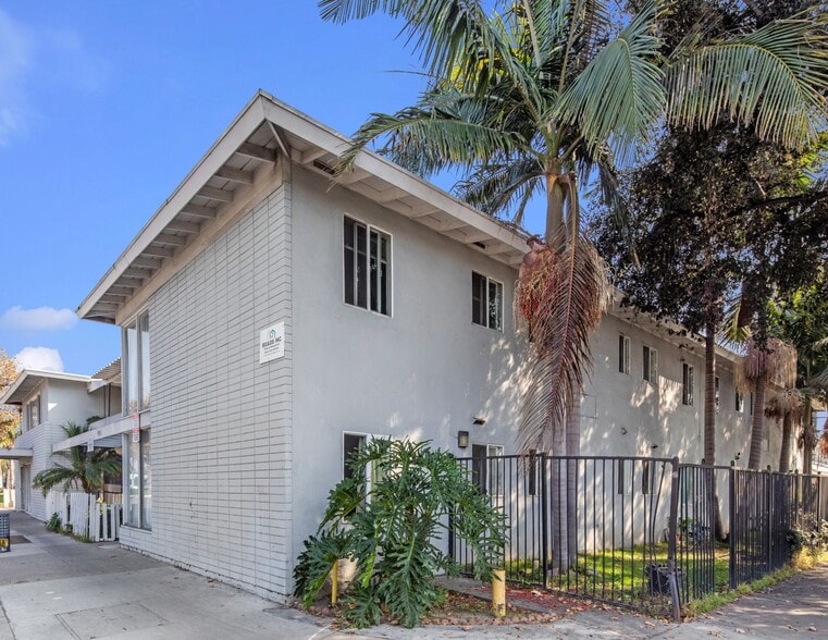 More Photos Of 902 E 17th St, Santa Ana Apartments For Sale