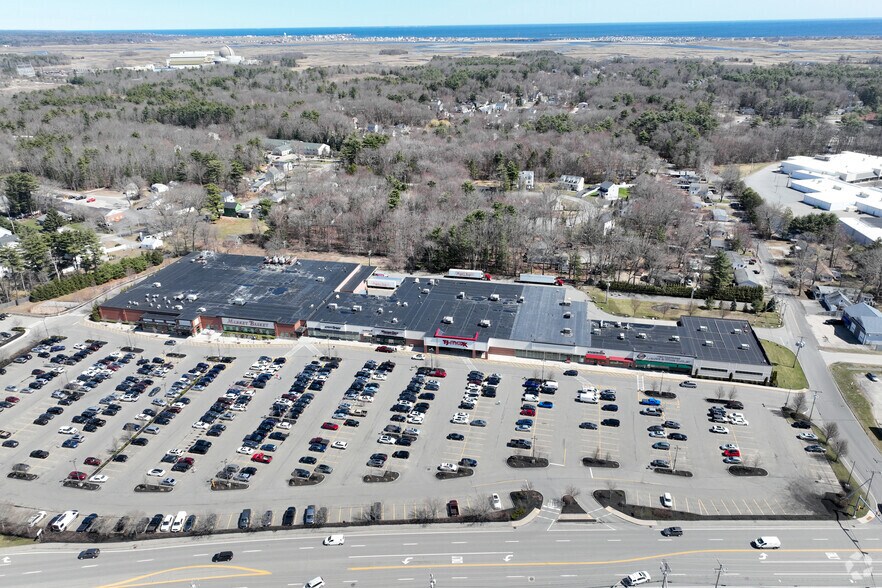 More Photos Of 380 Lafayette Rd, Seabrook Freestanding For Lease