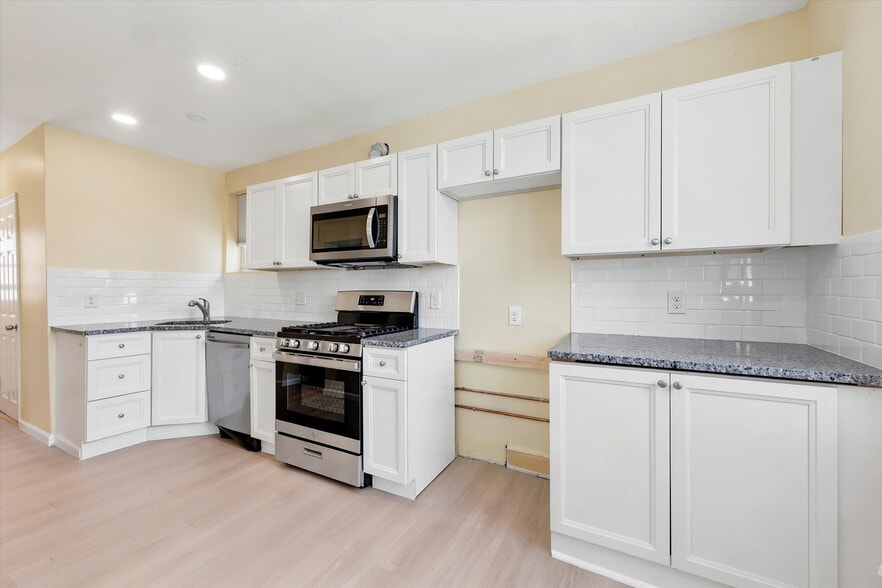 More Photos Of 401 S Springfield Rd, Clifton Heights Storefront Retail Residential For Sale