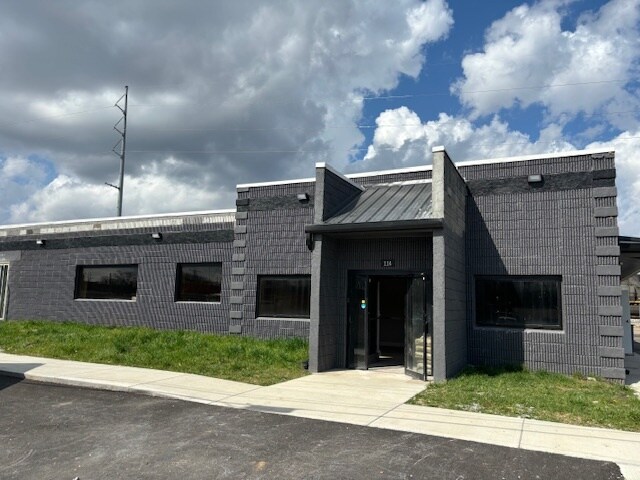 More Photos Of 110-114 Taylor Industrial Blvd, Hendersonville Manufacturing For Lease
