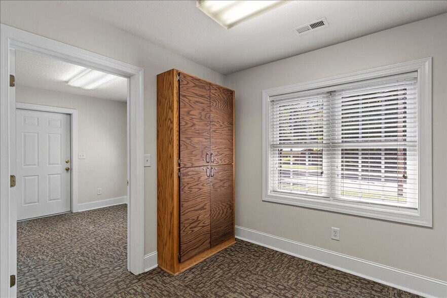 More Photos Of 492 W Main St, Forest City Freestanding For Sale