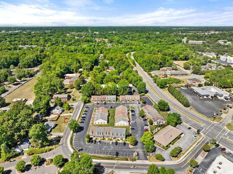 More Photos Of 1919 Boulevard St, Greensboro Office For Sale