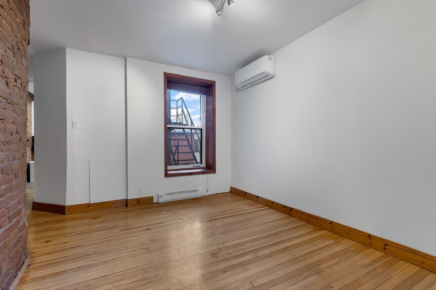 More Photos Of 15-17 Av. de l'Épée, Outremont Multifamily For Sale