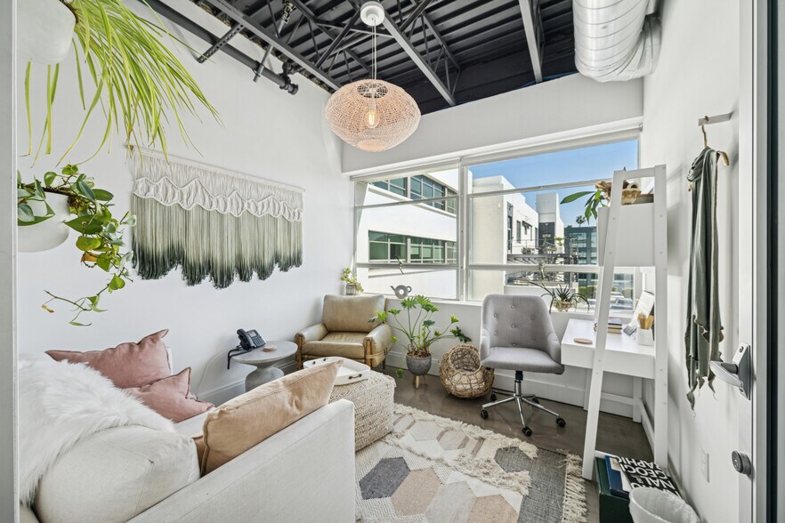 More Photos Of 8820 Wilshire Blvd, Beverly Hills Loft Creative Space For Lease