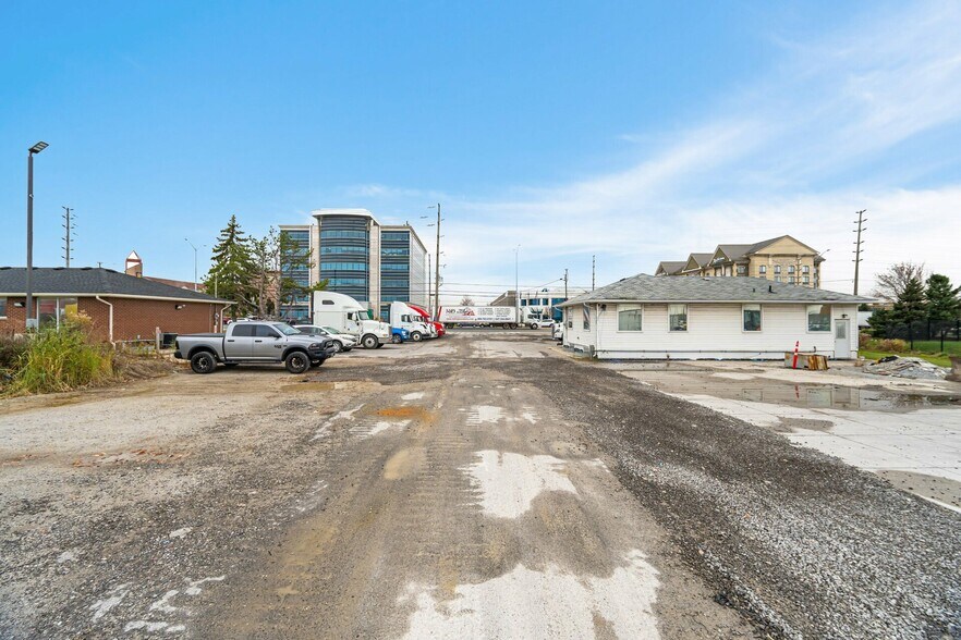 More Photos Of 140 Derry Rd E, Mississauga Office For Sale