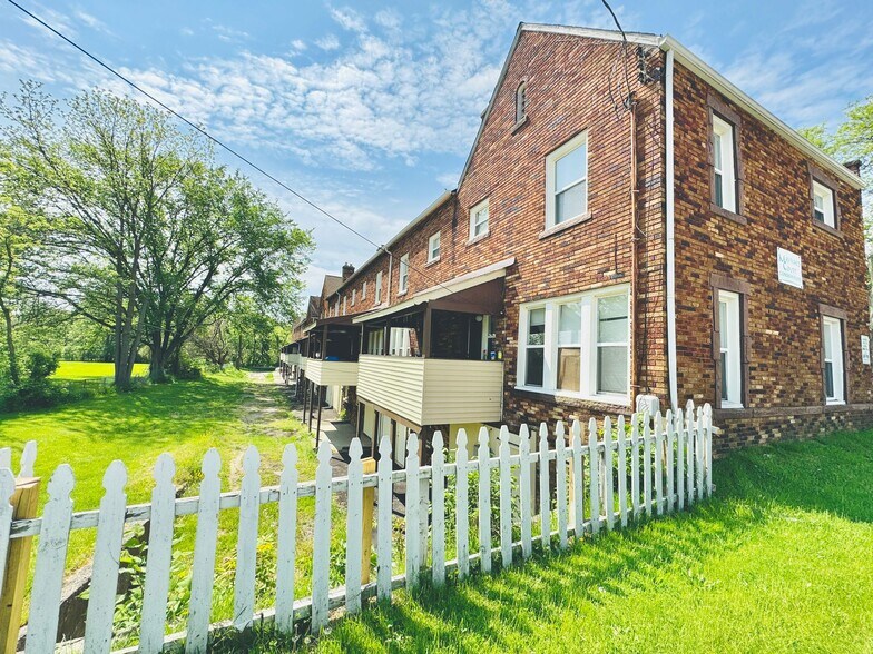 More Photos Of 25 Maynard Ct, Pontiac Apartments For Sale