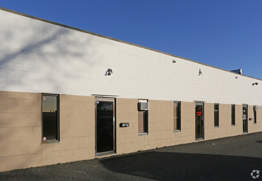 More Photos Of 266 Middle Island Rd, Medford Manufacturing For Sale