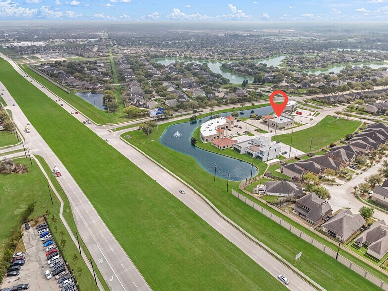 More Photos Of 15010 Lakefair Dr, Richmond Medical For Sale