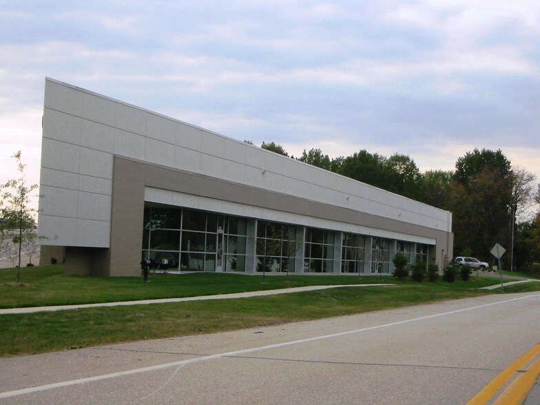 More Photos Of 1560-1588 Smizer Station Rd, Fenton Medical For Lease
