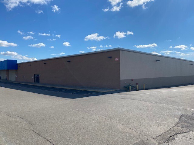 More Photos Of 2063 W 4th St, Mansfield Freestanding For Lease