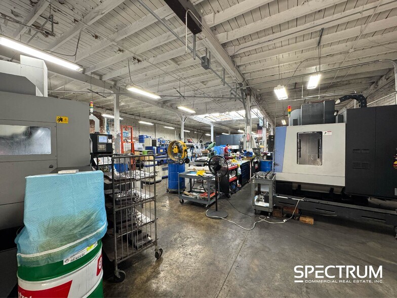 More Photos Of 521 W Windsor Rd, Glendale Manufacturing For Sale