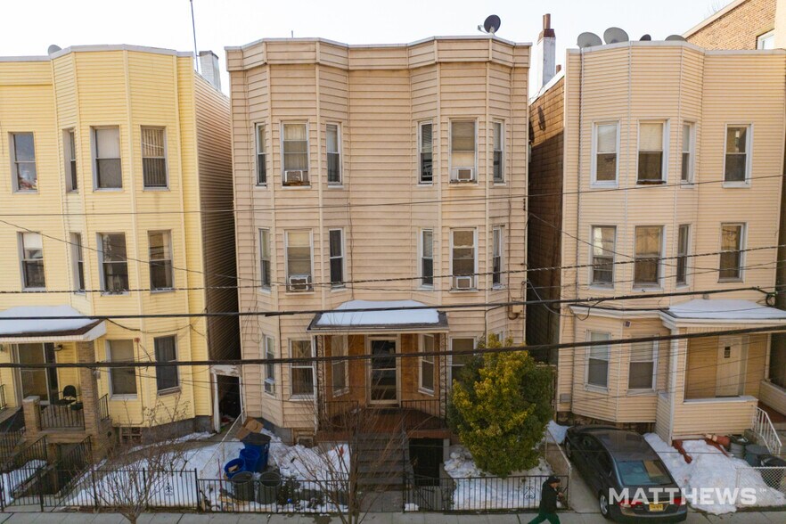 Primary Photo Of 333 47th St, Union City Apartments For Sale