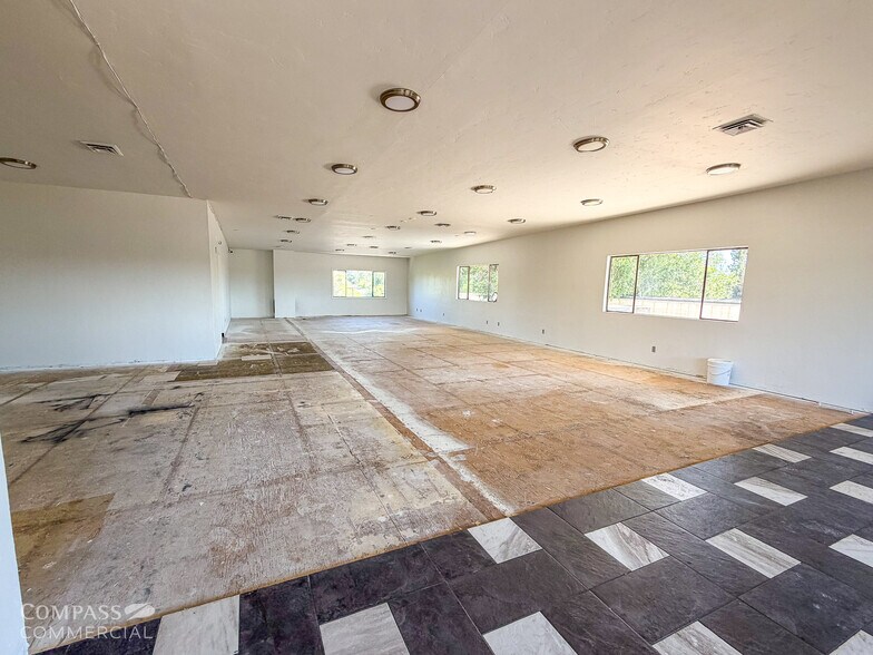 More Photos Of 1600-1628 NE 3rd St, Bend Freestanding For Lease
