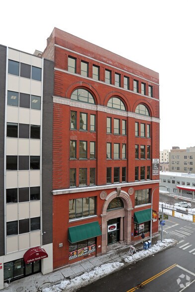 More Photos Of 87 N Clinton Ave, Rochester Apartments For Lease