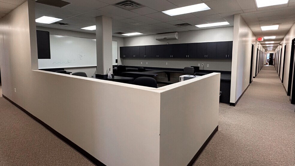 More Photos Of 558 S Central Expy, Richardson Office For Sale