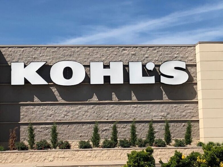 More Photos Of 6920-6930 W Kellogg Dr, Wichita Freestanding For Lease