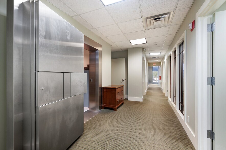 More Photos Of 580 E Main St, Norfolk Office For Lease