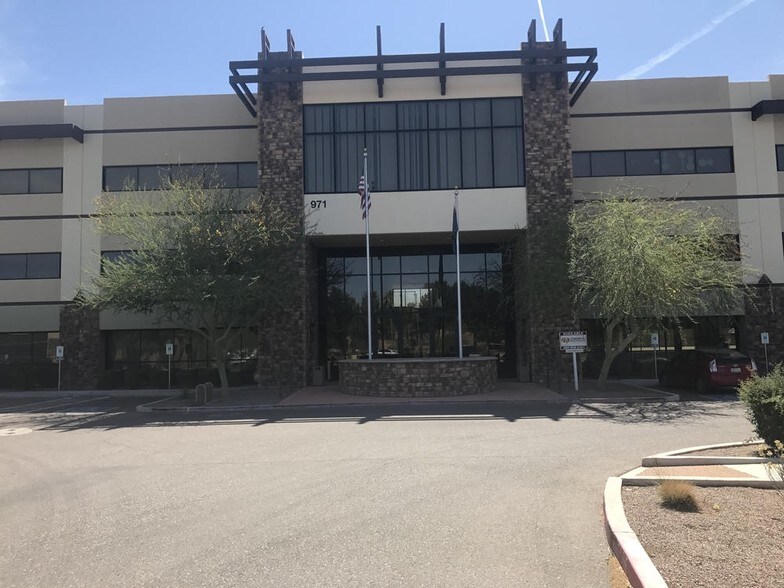 More Photos Of 963 N Gilbert Rd, Gilbert Unknown For Lease