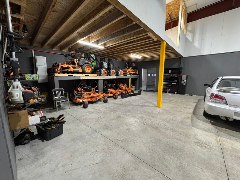 More Photos Of 645 Sandpiper Trl, Cottage Grove Warehouse For Sale