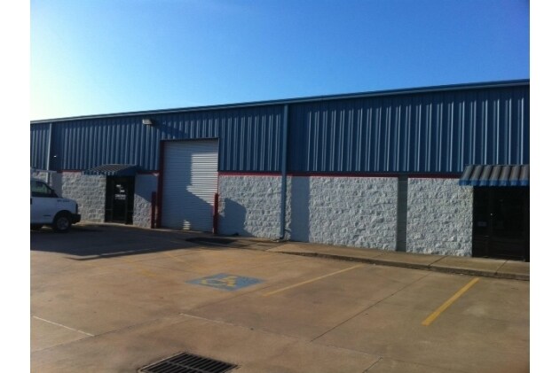 More Photos Of 5213 Brookglen Dr, Houston Light Manufacturing For Lease