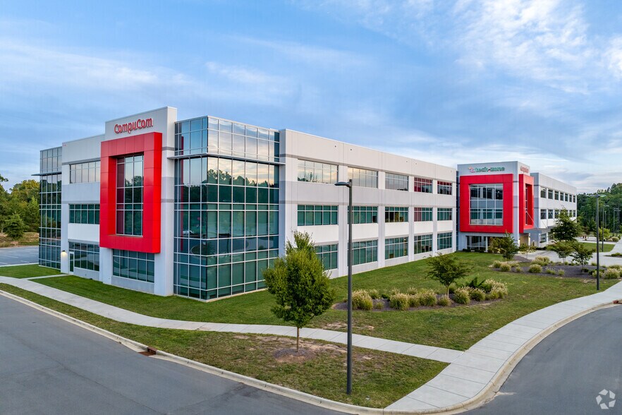 More Photos Of 8106 Calvin Hall Rd, Fort Mill Office For Lease