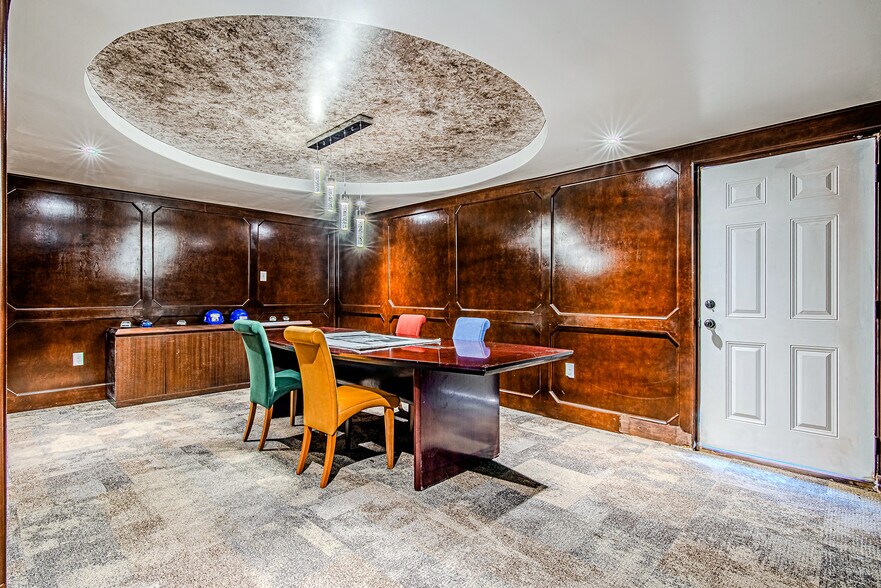 More Photos Of 1018 Shaver St, Pasadena Warehouse For Sale