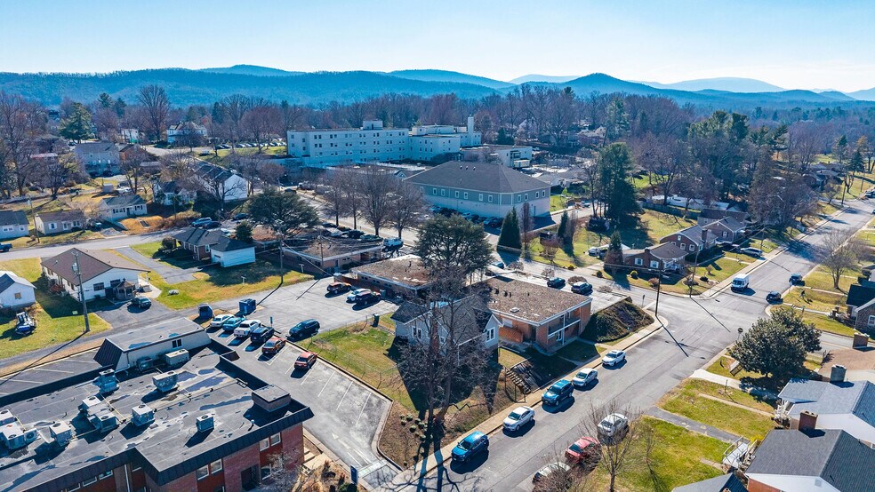 More Photos Of 1305 13th St, Waynesboro Medical For Sale